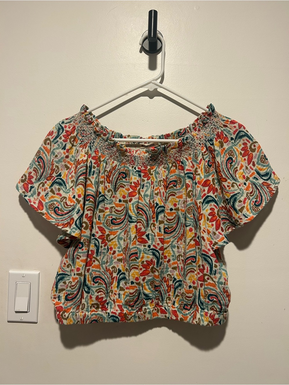Marine Layer Off-Shoulder Floral Paisley Crop Top in Teal & Coral
